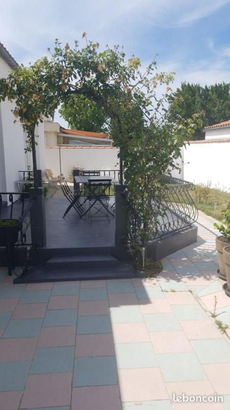 Les Belous Villa La Rochelle  Luaran gambar