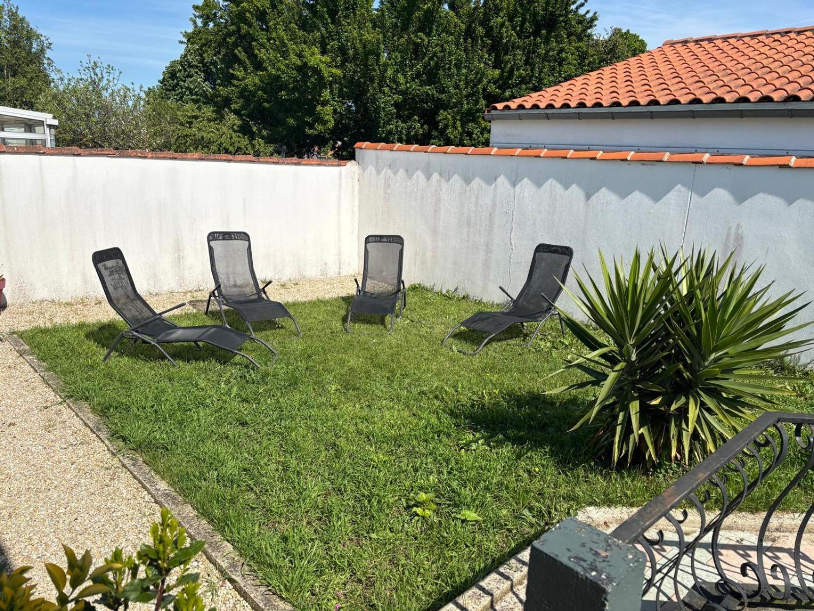 Les Belous Villa La Rochelle  Luaran gambar